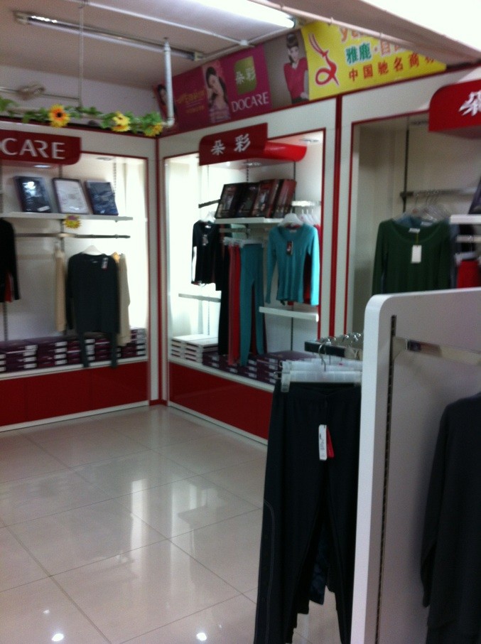 南昌商场服装展柜