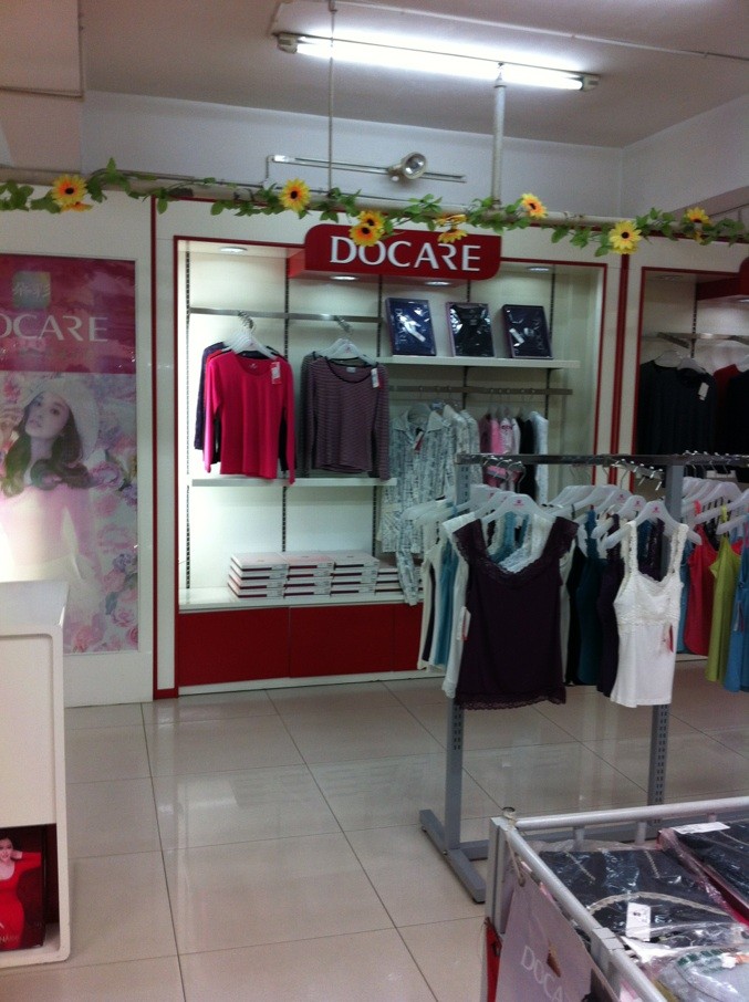 江西品牌服装展柜