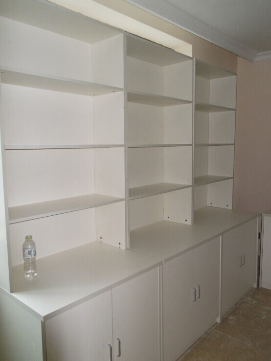 南昌展柜，白色免漆板货柜