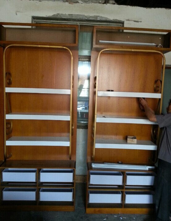 南昌护肤品展柜，南昌贴木皮烤漆展柜