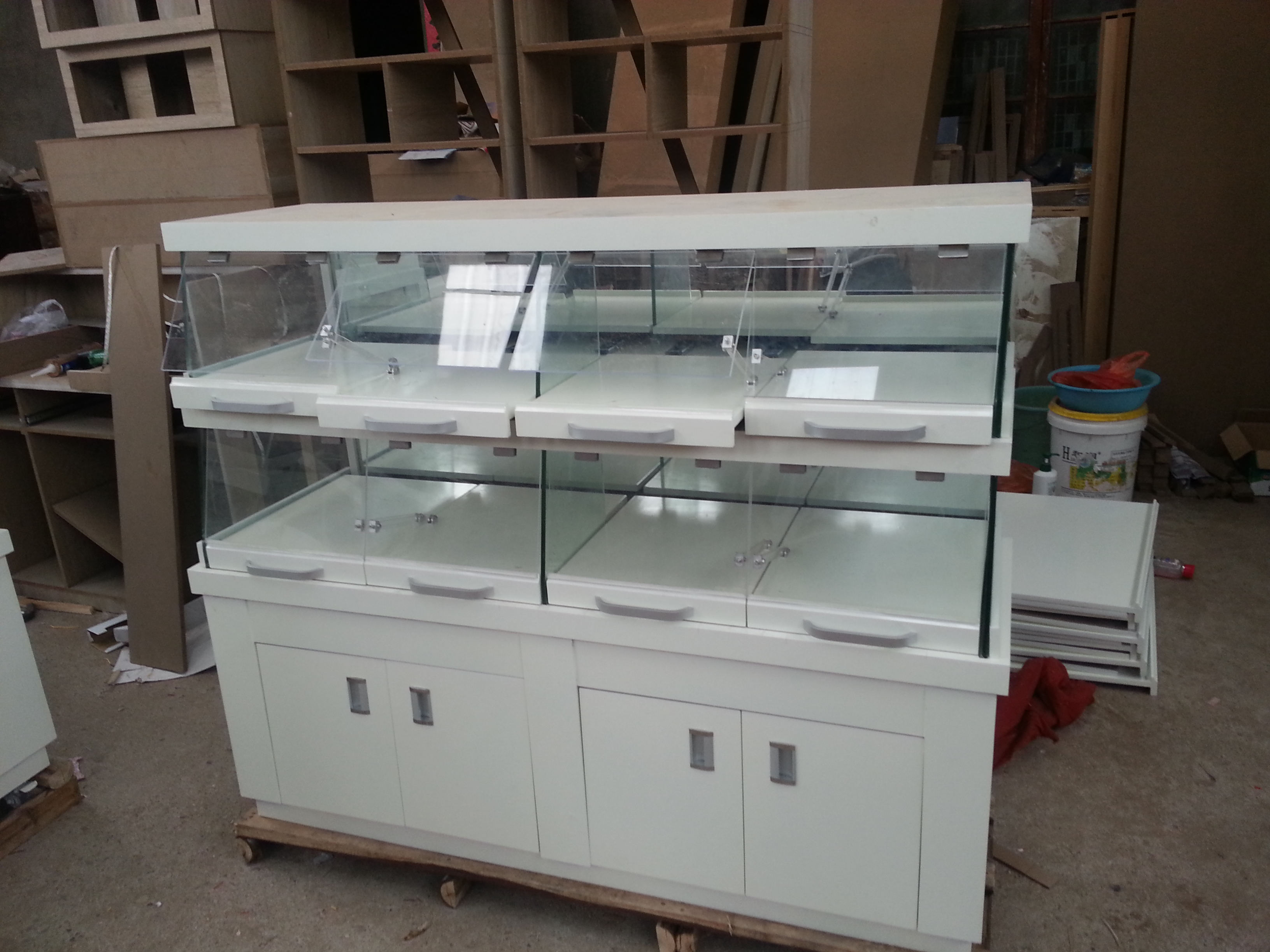 南昌蛋糕柜，白色烤漆糕点柜